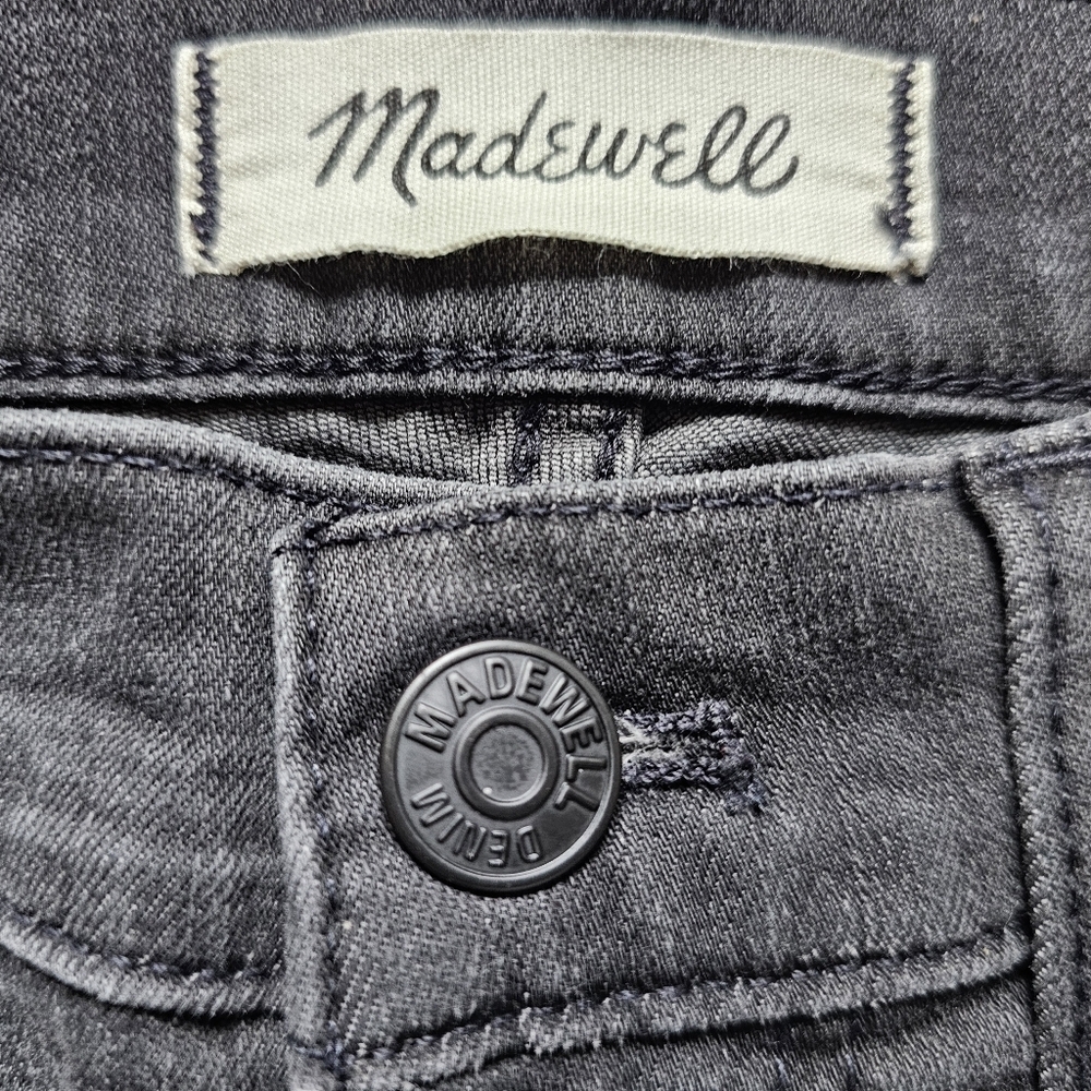 Madwell Black Distressed Jeans " 9" Mid-Rise Skinny" with raw hem, size 26P - Picture 2 of 11